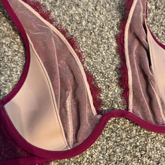 Victoria’s Secret Very Sexy Unlined Plunge Push-up without padding Lace Bra 34C - Picture 10 of 11